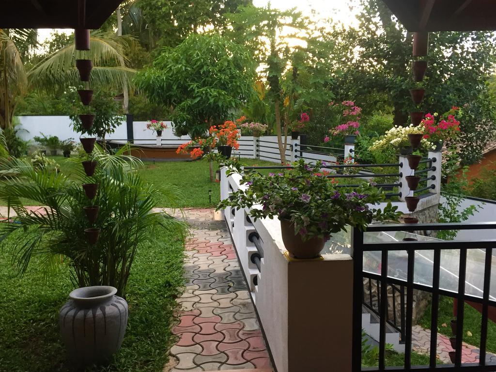 Villa Shanaya Hikkaduwa Exterior photo